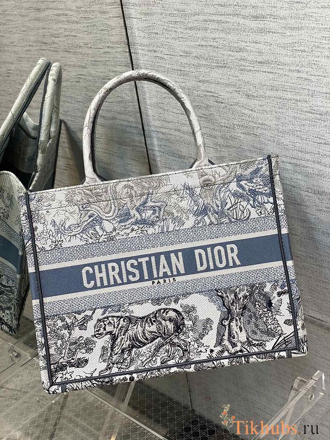 Dior Book Tote Animal Word Omre Dark Blue Size 36 x 18 x 28 cm - 1