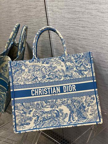 Dior Book Tote Animal Word Blue Size 42 x 18 x 35 cm