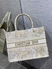 Dior Book Tote Animal Word White Size 36 x 18 x 28 cm - 1