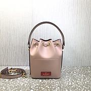 Vlogo Walk Calfskin Bucket Bag Pink Size 18 x 20.5 x 10 cm - 2