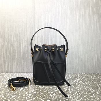 Vlogo Walk Calfskin Bucket Bag Black Size 18 x 20.5 x 10 cm