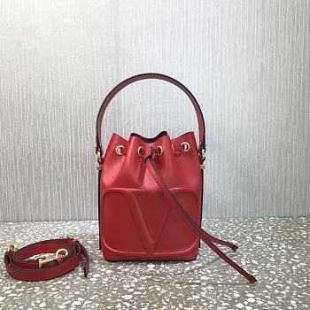 Vlogo Walk Calfskin Bucket Bag Red Size 18 x 20.5 x 10 cm