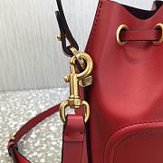 Vlogo Walk Calfskin Bucket Bag Red Size 18 x 20.5 x 10 cm - 6