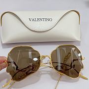 Valentino VA3368S Size 55 x 18 x 145 cm - 3