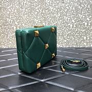 Valentino Roman Stud Green Clutch Size 20 x 5 x 14 cm - 4