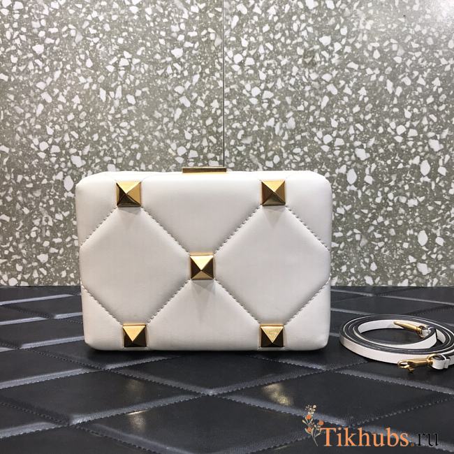 Valentino Roman Stud White Clutch Size 20 x 5 x 14 cm - 1