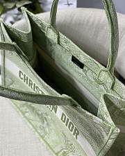 Dior Book Tote Bag Large Green Size 36.5 x 28 x 17.5 cm - 4