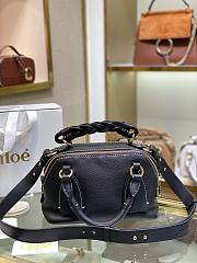 Chloe Daria In Grained & Shiny Calfskin Black Size 22 x 9 x 18 cm - 3