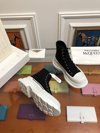 Alexander McQueen Boots Black White 01