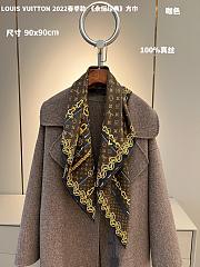 LV Scarf Size 90 x 90 cm 02 - 1