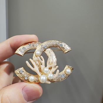 Chanel Brooch 03