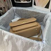 Chanel Messenger Bag Brown AS93608 Size 23 x 8 x 16 cm - 4
