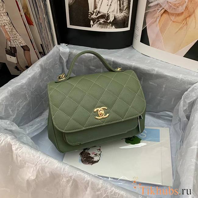 Chanel Messenger Bag Green 93749 Size 19 x 7 x 14 cm - 1