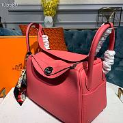 Hermes Lindy Leather Handbag Pink Size 26 x 14 x 18 cm - 2