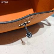 Hermes Lindy Leather Handbag Orange Size 26 x 14 x 18 cm - 5