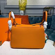 Hermes Lindy Leather Handbag Orange Size 26 x 14 x 18 cm - 3