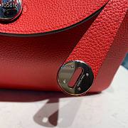 Hermes Lindy Leather Handbag Red Size 26 x 14 x 18 cm - 2