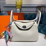 Hermes Lindy Leather Handbag White Size 26 x 14 x 18 cm - 1