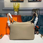 Hermes Lindy Leather Handbag Brown Size 26 x 14 x 18 cm - 2