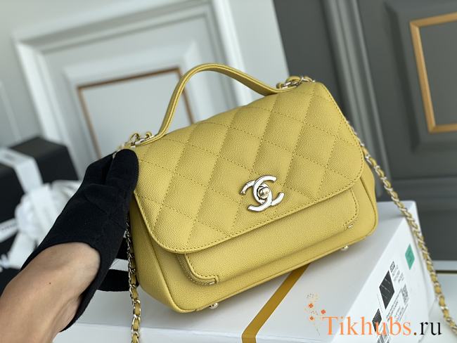 Chanel Messenger Bag Yellow 93749 Size 19 x 7 x 14 cm - 1