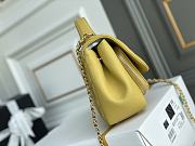 Chanel Messenger Bag Yellow 93749 Size 19 x 7 x 14 cm - 2