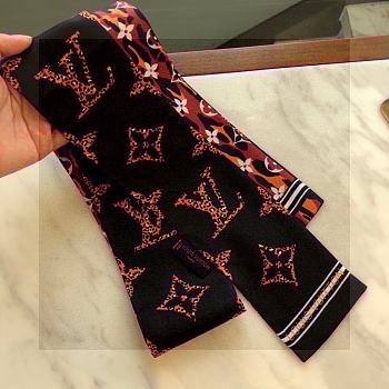 LV scarf 03