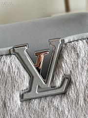 LV Capucines Taurillon Leather Gray M48865 Size 27 x 18 x 9 cm - 2