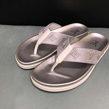 LV Slippers  02