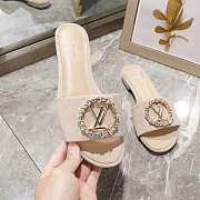 LV Slides 23083 04 - 2