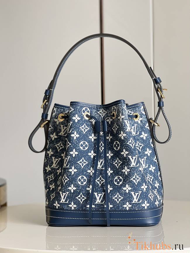 LV Neonoe Denim Blue Navy M59606 Size 25 x 28.5 x 20 cm - 1