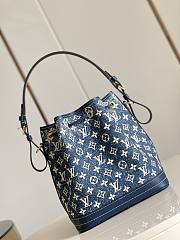 LV Neonoe Denim Blue Navy M59606 Size 25 x 28.5 x 20 cm - 2