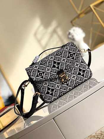 LV Since 1854 Pochette Metis M40780 Size 25 x 19 x 7 cm