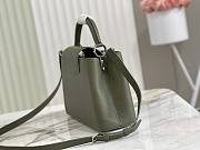 LV Capucines Taurillon Leather Green M57227 Size 31.5 x 30 x 11 cm - 6