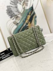 Chanel Flap Bag Green Lambskin Silver Hardware Size 25 cm - 3