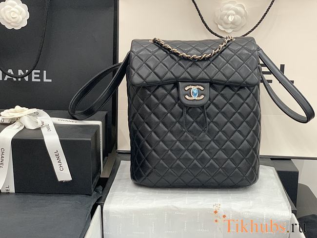 Chanel Black Gold Hardware Backpack 91120 Size 30 x 25 x 15 cm - 1