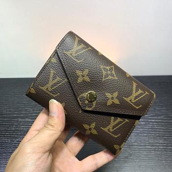 LV wallet Size 12 x 9 cm