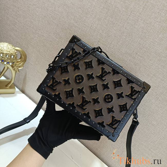 LV Clutch Box Black M20233 Size 25 x 18 x 10 cm - 1