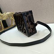 LV Clutch Box Black M20233 Size 25 x 18 x 10 cm - 6