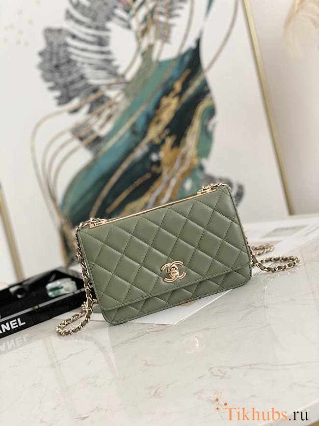 Chanel WOC 88633 Green GHW Size 19 cm - 1