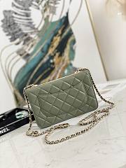 Chanel WOC 88633 Green GHW Size 19 cm - 3