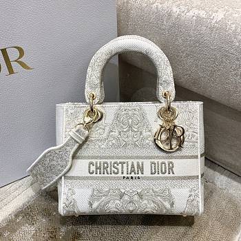 Dior Lady D-Lite Bag White Size 24 cm