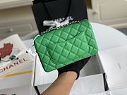 Chanel Flap Bag Caviar Green Silver Hardware Size 20 cm - 3