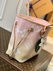 LV NEVERFULL Medium Handbag Light Pink M45680 Size 32x29x17cm - 4