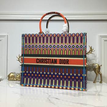 Dior Book Tote Multi-Coloured Embroidered Size 41.5 x 32 x 5 cm