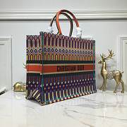 Dior Book Tote Multi-Coloured Embroidered Size 41.5 x 32 x 5 cm - 3