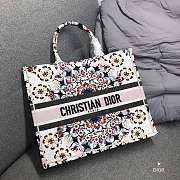 Dior Book Tote Spring Embroidered Size 41.5 x 32 x 5 cm - 1