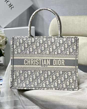 Dior Book Tote Bag Small Size 36.5 x 28 x 17.5 cm