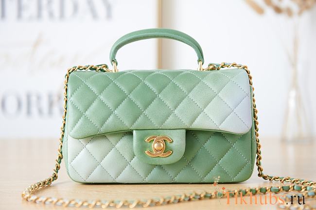 Chanel 22P Mini Green Handle Bag AS2431 Size 20 x 9 x 13 x cm - 1