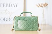 Chanel 22P Mini Green Handle Bag AS2431 Size 20 x 9 x 13 x cm - 4