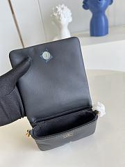 LV Beltbag Coussin 2022 Black Size 13 x 11 x 6 cm - 5